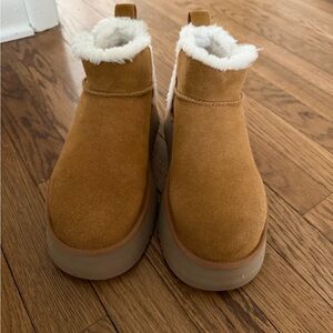 Koolaburra by Ugg on platform boots